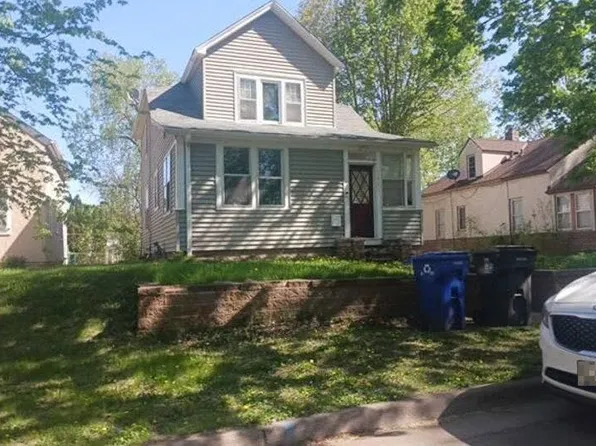 1353 4th St E, Saint Paul, MN 55106