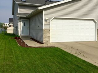 1828 50th St S, Fargo, ND 58103