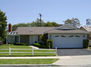 2098 Valley Rd, Costa Mesa, CA 92627