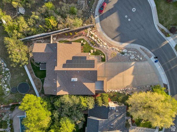 7377 S Comstock Cir, Cottonwood Heights, UT 84121
