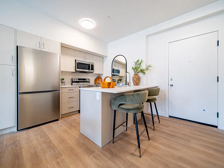 2040 37th St SW — Photo 34