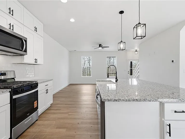 91 Smith And Wesson Way — Photo 28