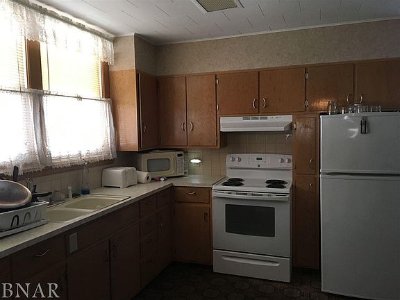 2nd image of 309 E Elmwood St
