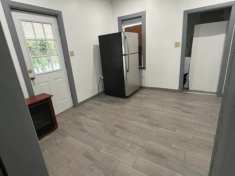 2122 Belmont Ter — Photo 4