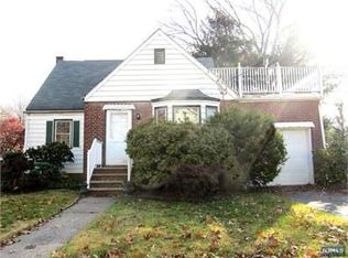 74 Susquehanna Ave, Rochelle Park, NJ 07662