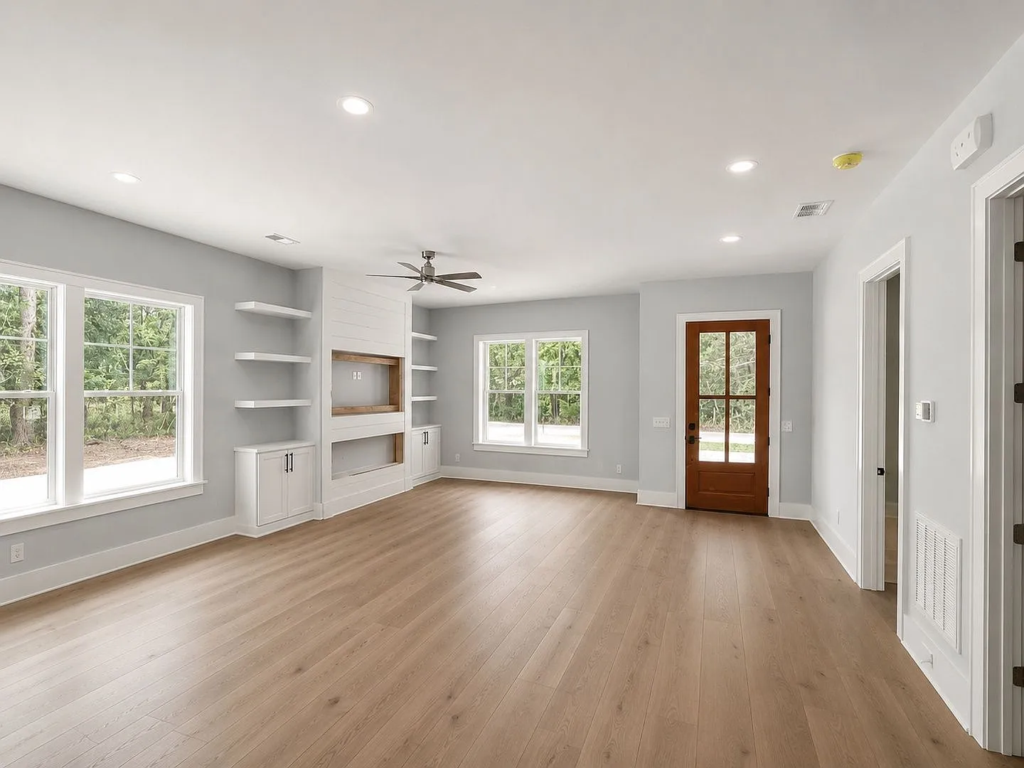 2 bed, 1.0 bath, $3,100 — Photo 2
