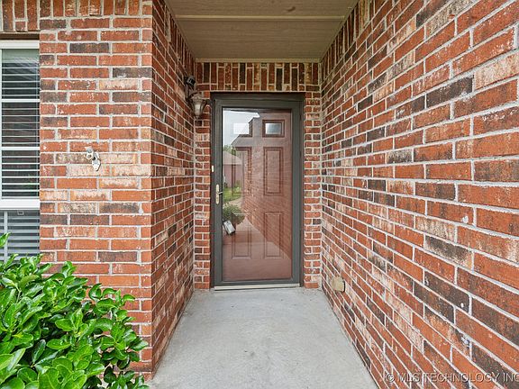 4th image of 4712 N Narcissus Ave