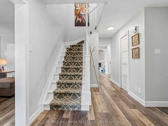 5th image of 1920 Leclair Cres