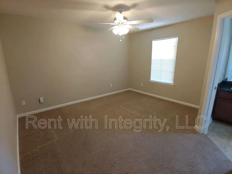 1231-2 Lake Ave — Photo 6