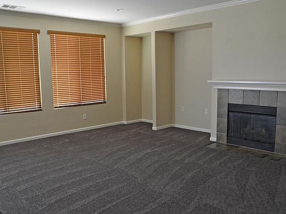4th image of 15763 Gilbert Ct