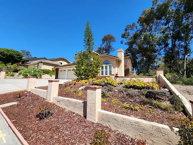 10523 Sunset Ridge Dr — Photo 3