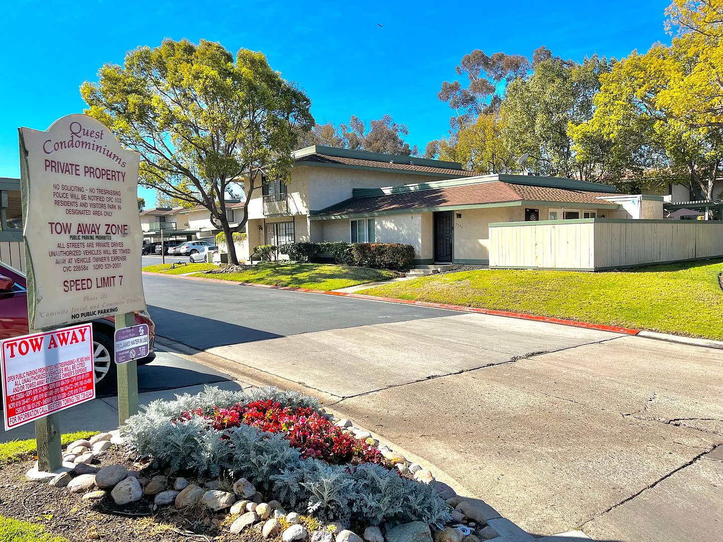 Upgraded 3 Bed 1.5 Bath Condo in Mira Mesa — Photo 2