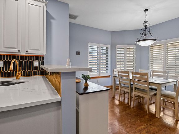5th image of 4904 Waters Edge Dr