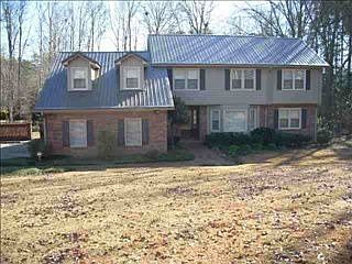 1st image of 210 Wexford Ln
