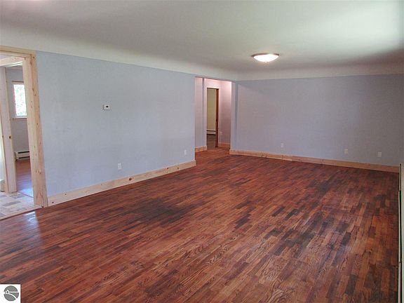 4th image of 4352 Shattuck Rd