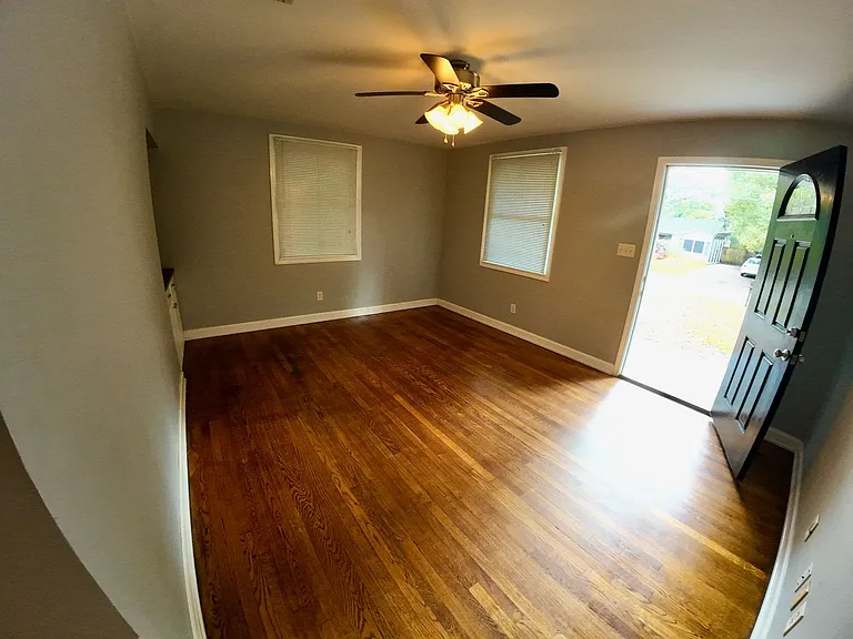 4654 Cottonwood Dr — Photo 3