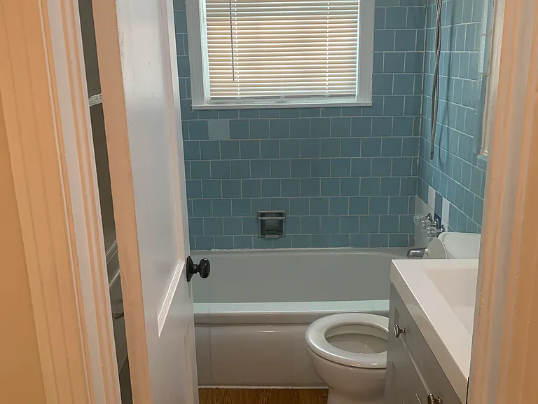 4404 Standish Rd — Photo 10