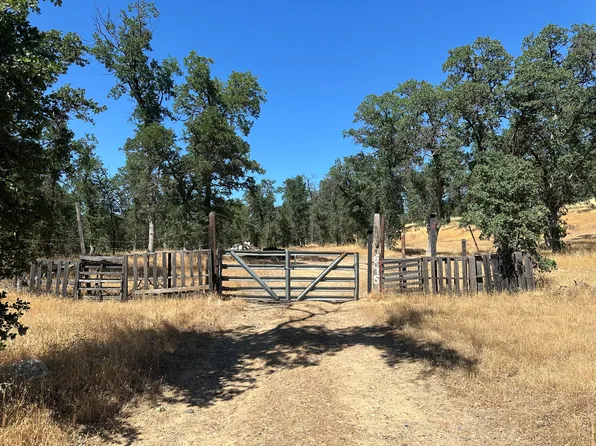4645 Two Feathers Rd, Cottonwood, CA 96022