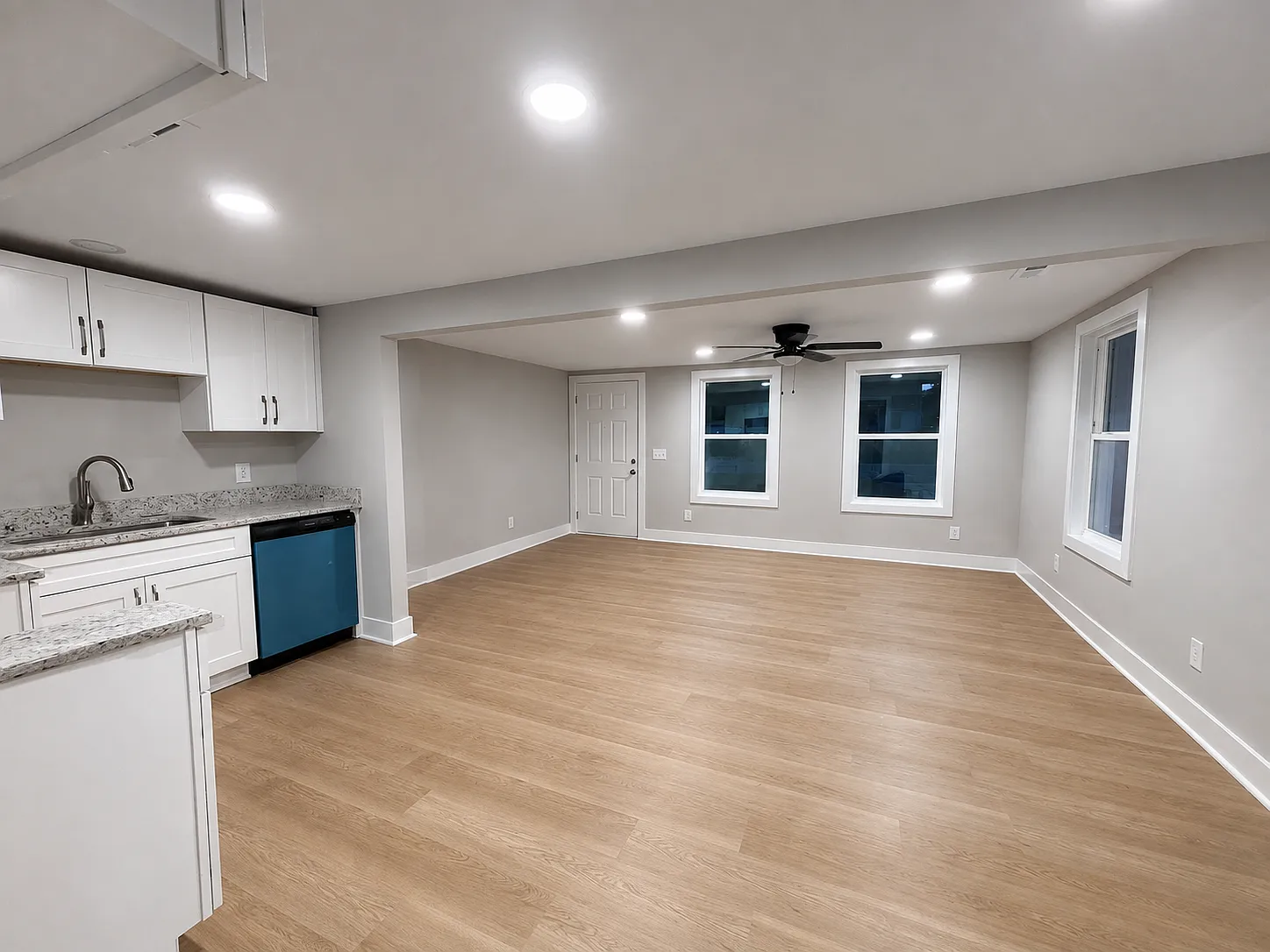 3 bed, 1100 sqft, $2,200 — Photo 2