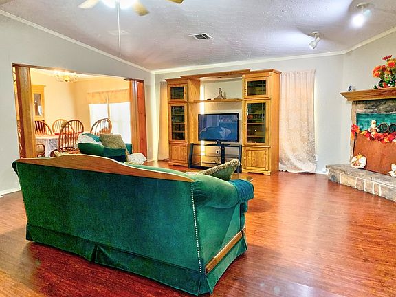 3rd image of 156 Honeysuckle Ln