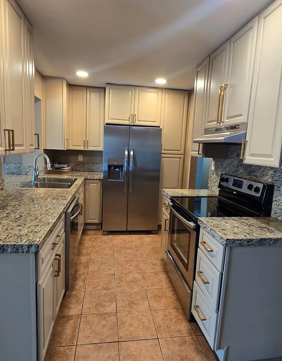 3 bed, 1075 sqft, $1,895 — Photo 2
