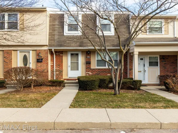 5709 Whitfield Dr, Troy, MI 48098
