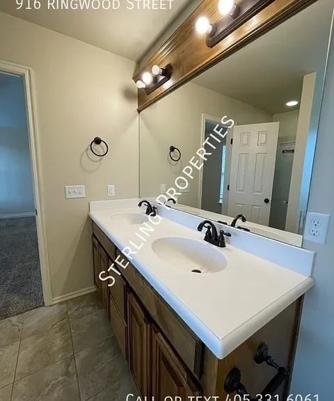 916 Ringwood St — Photo 18