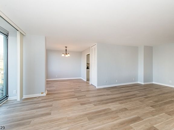 4th image of 1 Claridge Dr #114
