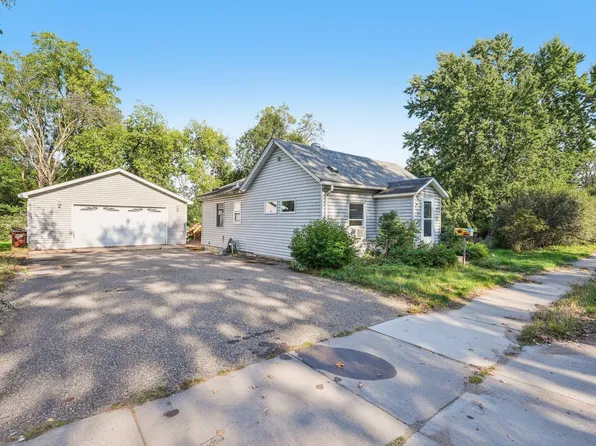 836 6th St N, Bayport, MN 55003