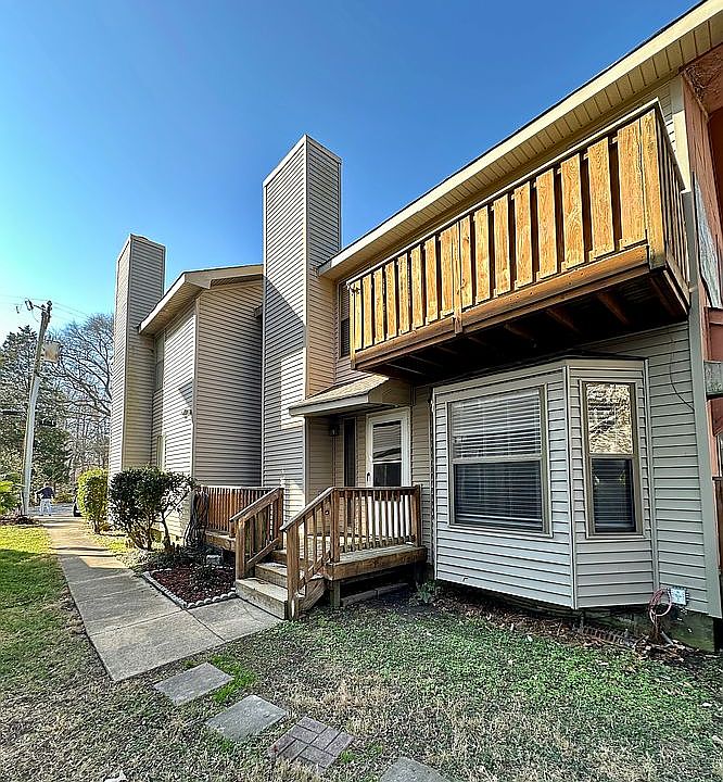 1st image of 4610 Lake Dr #B