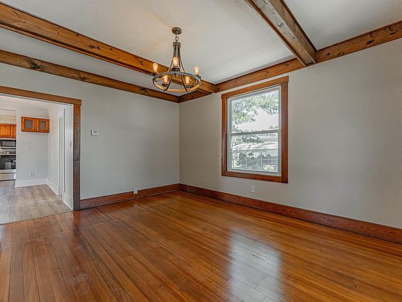 3rd image of 209 W Logan St