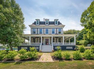 31 Beach Rd, Gloucester, MA 01930