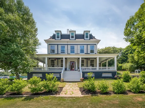 31 Beach Rd, Gloucester, MA 01930