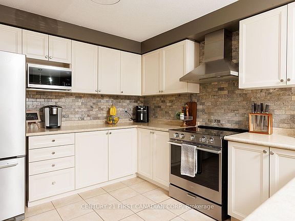 3rd image of 2459 Asima Dr