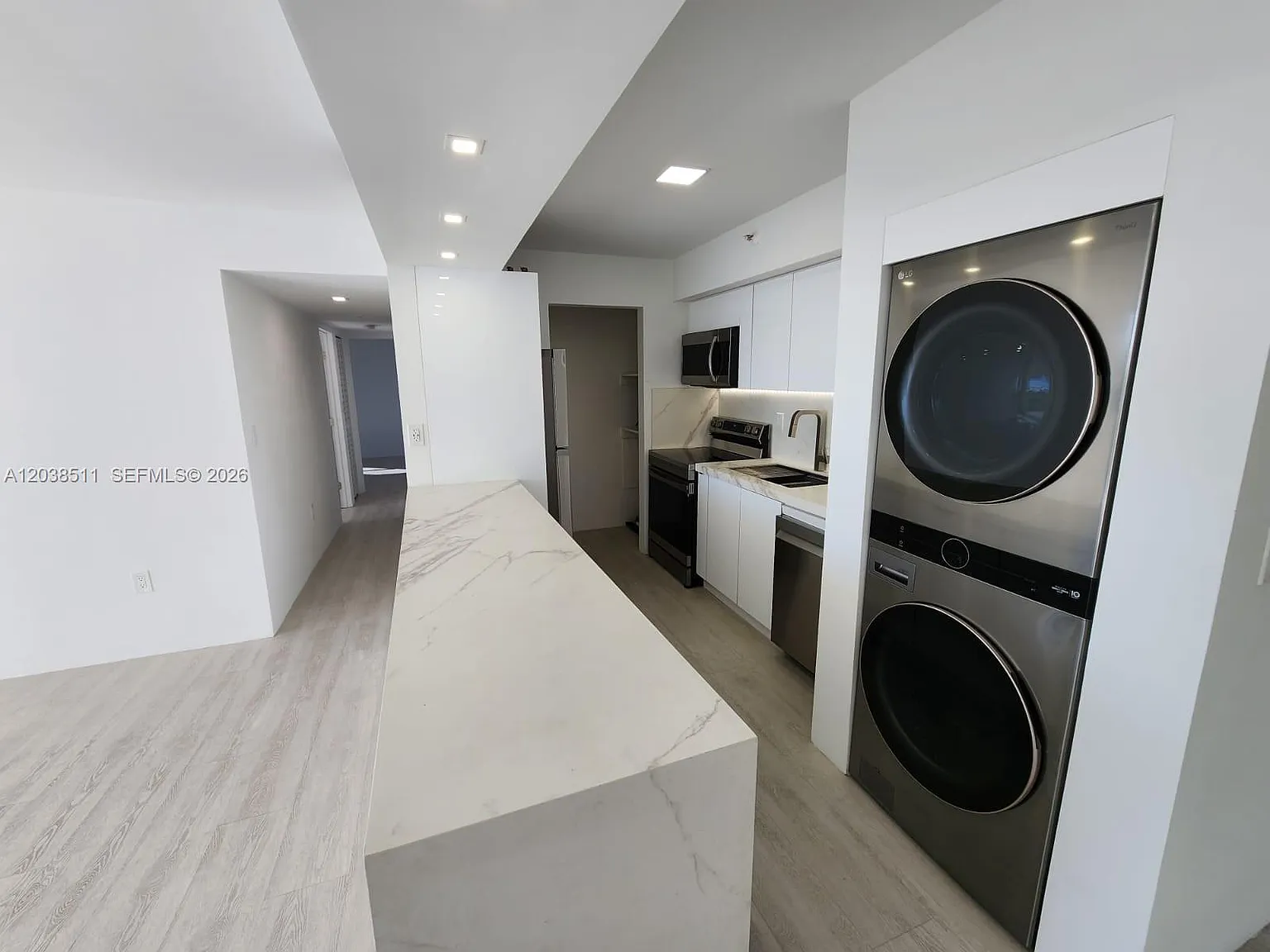 1700 NW North River Dr — Photo 3