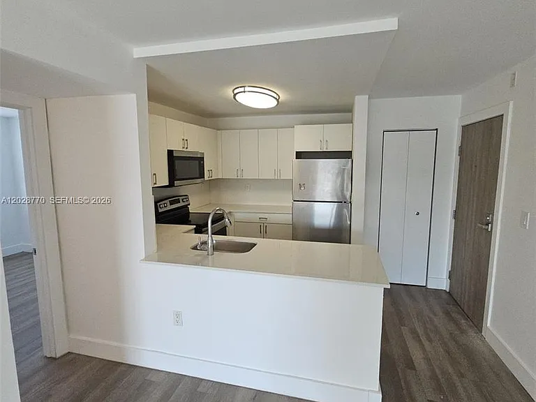 8101 Crespi Blvd #304 — Photo 4