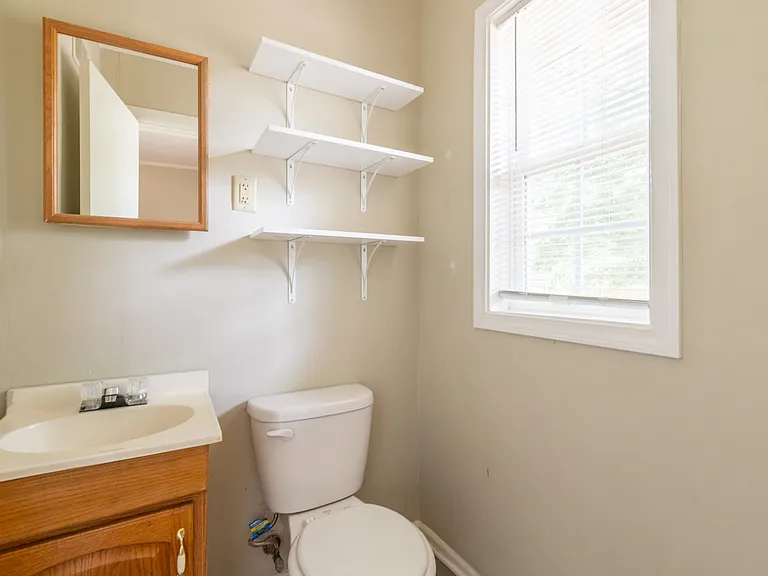 376 N Graham St — Photo 19