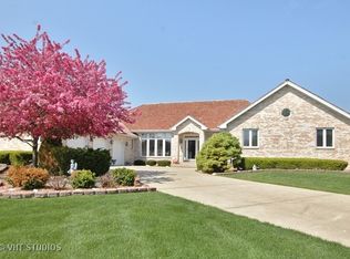 3310 Sandstone Ct, Lake In The Hills, IL 60156