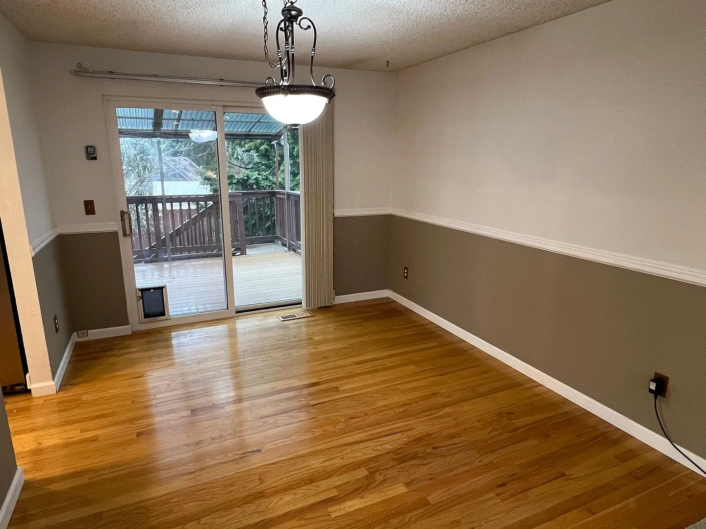 Charming 4 Bedroom Renton Home! — Photo 4