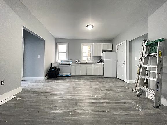 2nd image of 168 Fulton Ave #1A