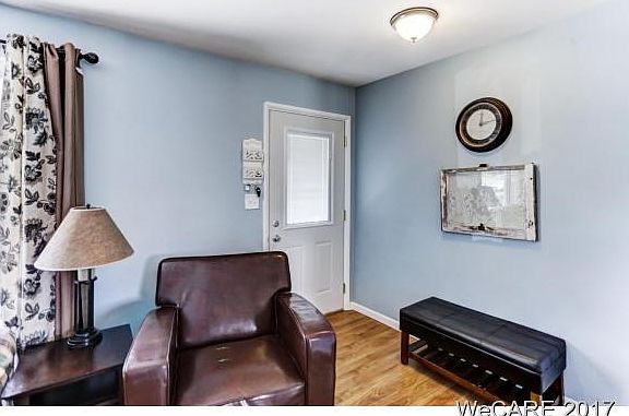 4th image of 1726 Leland Ave