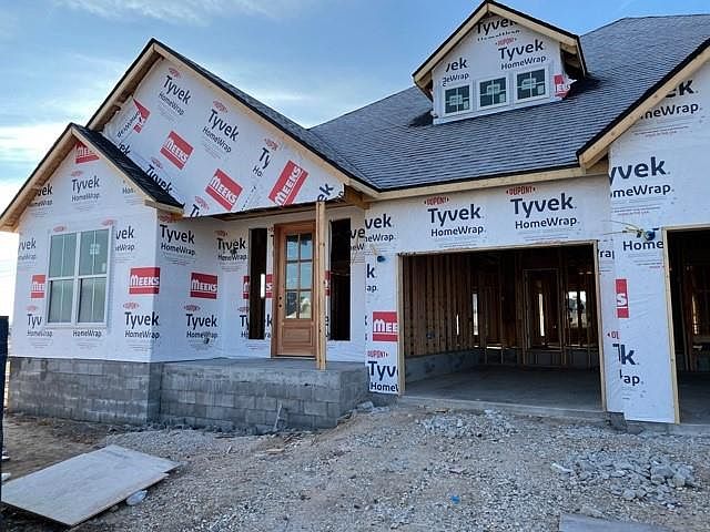 2nd image of 697 Saffron Ave
