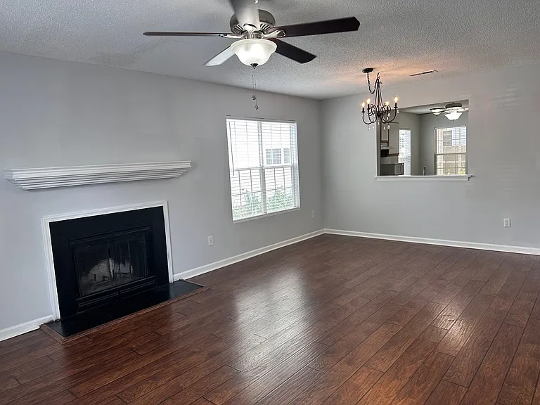 102 Hammett Grove Ln #102 — Photo 2