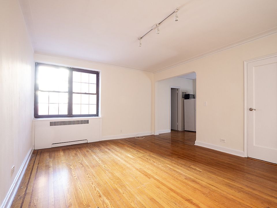 1st image of 212 W 22nd St #2H