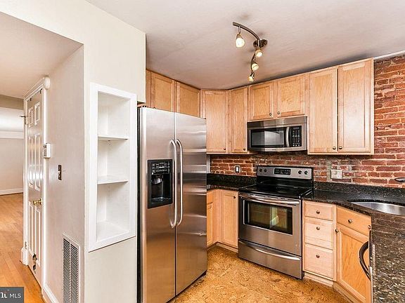 4th image of 212 E Churchill St #212