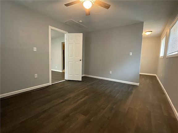 2nd image of 1219 Stratford Pl