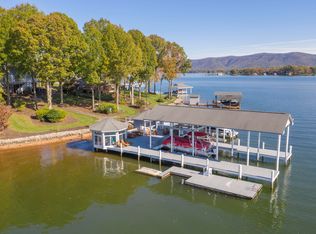 1120 Nature Ln, Union Hall, VA 24176
