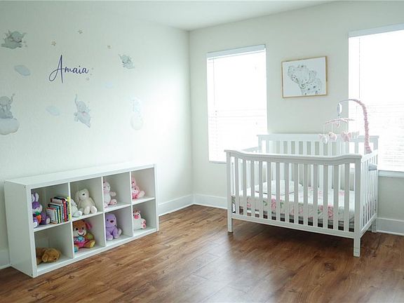 4th image of 301 Bridgeford Dr