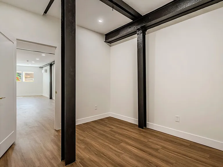 106 Hotel St #1 — Photo 12