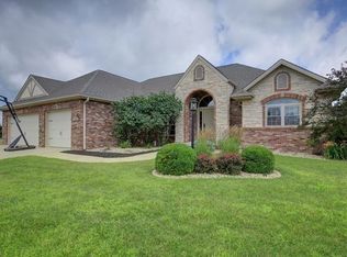 1601 English Oak Dr, Champaign, IL 61822